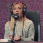 Giorgia Meloni interrompe l'intervista a Pulp Podcast per un problema con il microfono