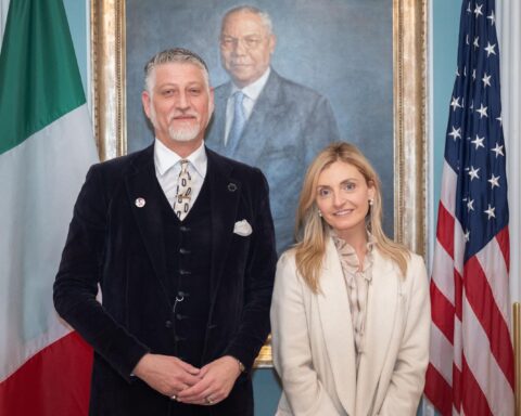 Giuli negli Stati Uniti: rafforzare le relazioni culturali e artistico con l'America