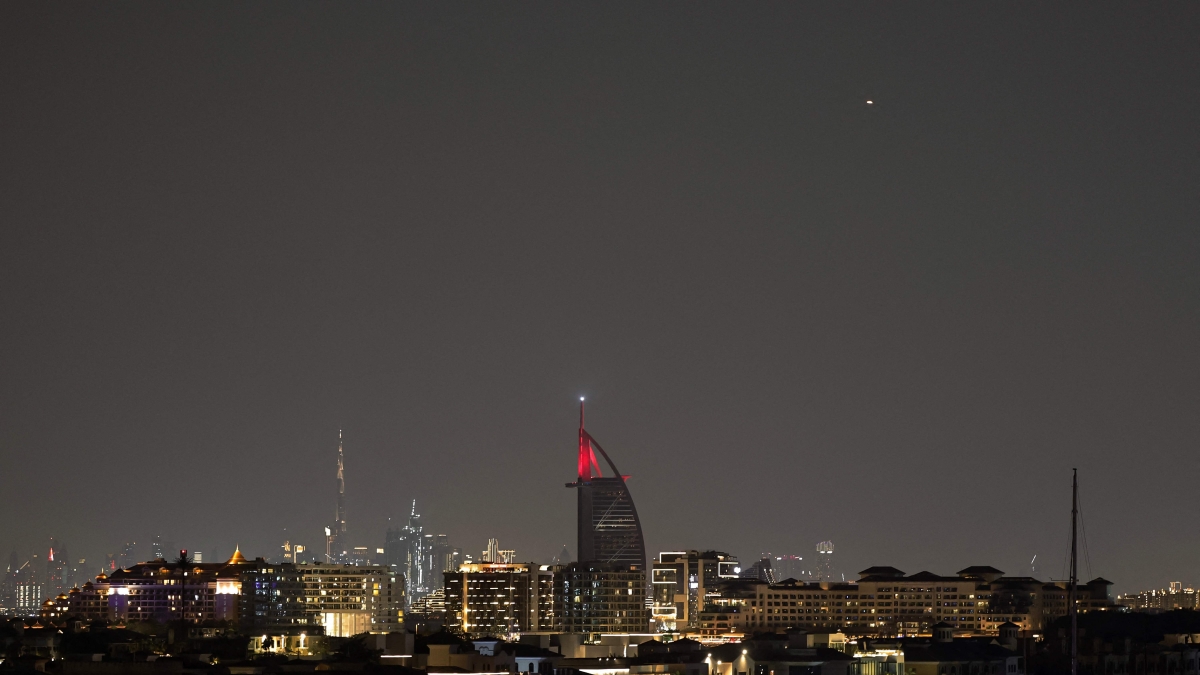 "Gli Emirati e l'Iran: il presidente Al Nayan avverte sulla resilienza del paese"