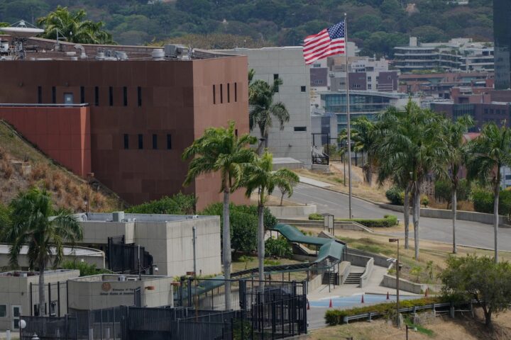 Gli Stati Uniti riaprono l'ambasciata a Caracas dopo la chiusura del 2019