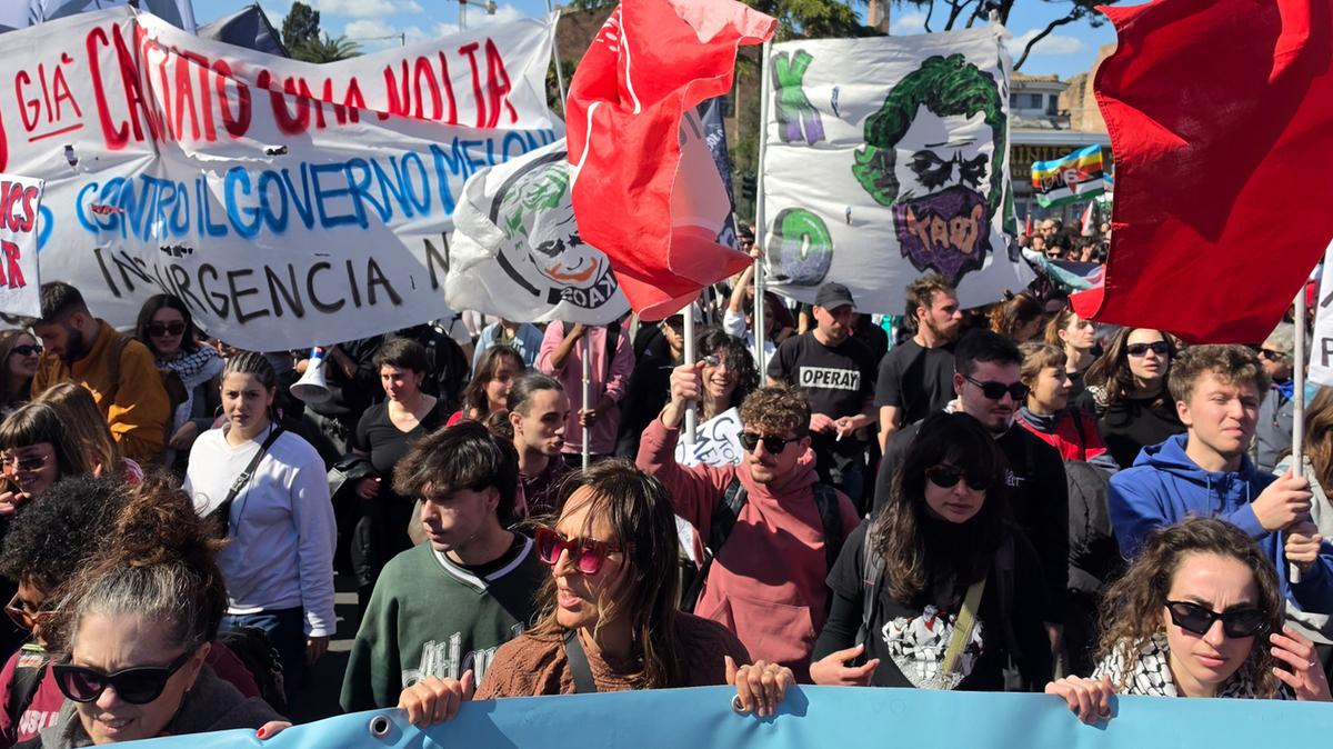 Governo italiano, nessun rimpasto previsto, si valuta solo la sostituzione di Santanchè