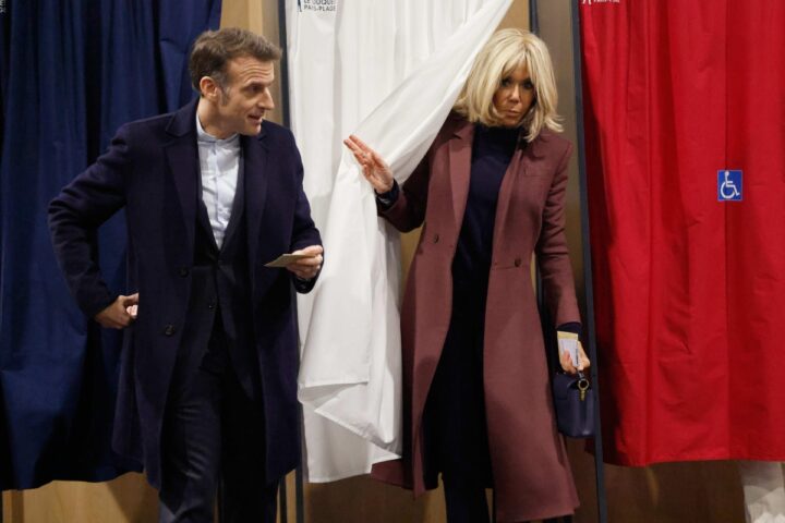 Grégoire in testa a Parigi nelle elezioni municipali, Dati e lepenisti in lizza a Marsiglia e Nizza