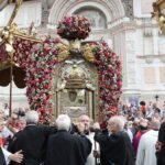 I genitori si oppongono: "L'istruzione deve essere laica". La Madonna di San Luca rimane fuori dalla scuola di Bologna
