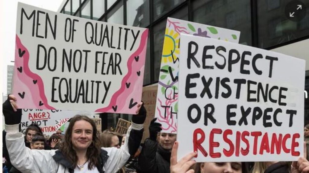 I maschi della generazione Z mostrano atteggiamenti tradizionalisti sui ruoli di genere, secondo uno studio internazionale