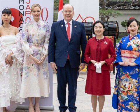 Il Ballo della Rosa celebra la sua settantesima edizione a Montecarlo con la partecipazione della principessa Akiko di Giappone