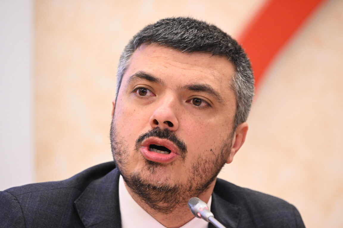 Il caso Thiel al Copasir, governo non risponde sui contratti con Palantir