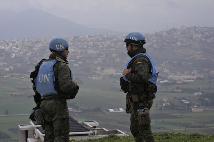 Il governo libanese condanna Hezbollah, dichiarando illegali le sue attività militari