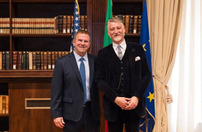 Il Ministro Giuli incontra l'Ambasciatore Fertitta: collaborazione Italia-USA in cultura e lotta al traffico di beni culturali