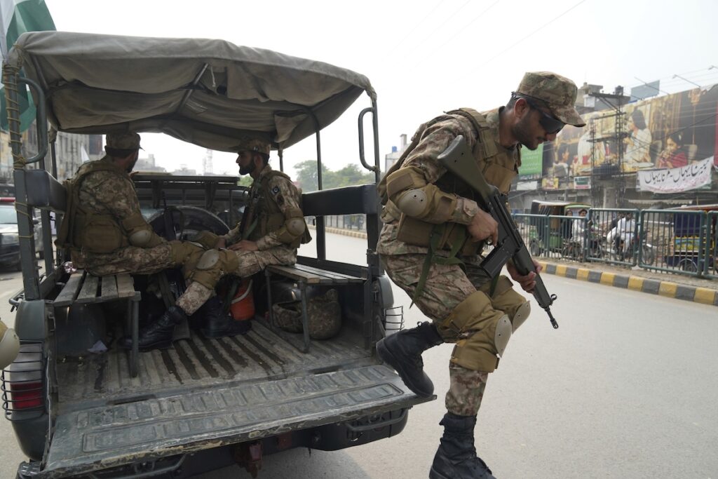 Il Pakistan bombarda nuovamente l'Afghanistan, quattro morti a Kabul e feriti a Kandahar