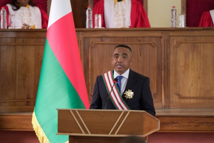Il presidente del Madagascar nomina Mamitiana Rajaonarison nuovo primo ministro dopo destituzione di Herintsalama Rajaonarivelo