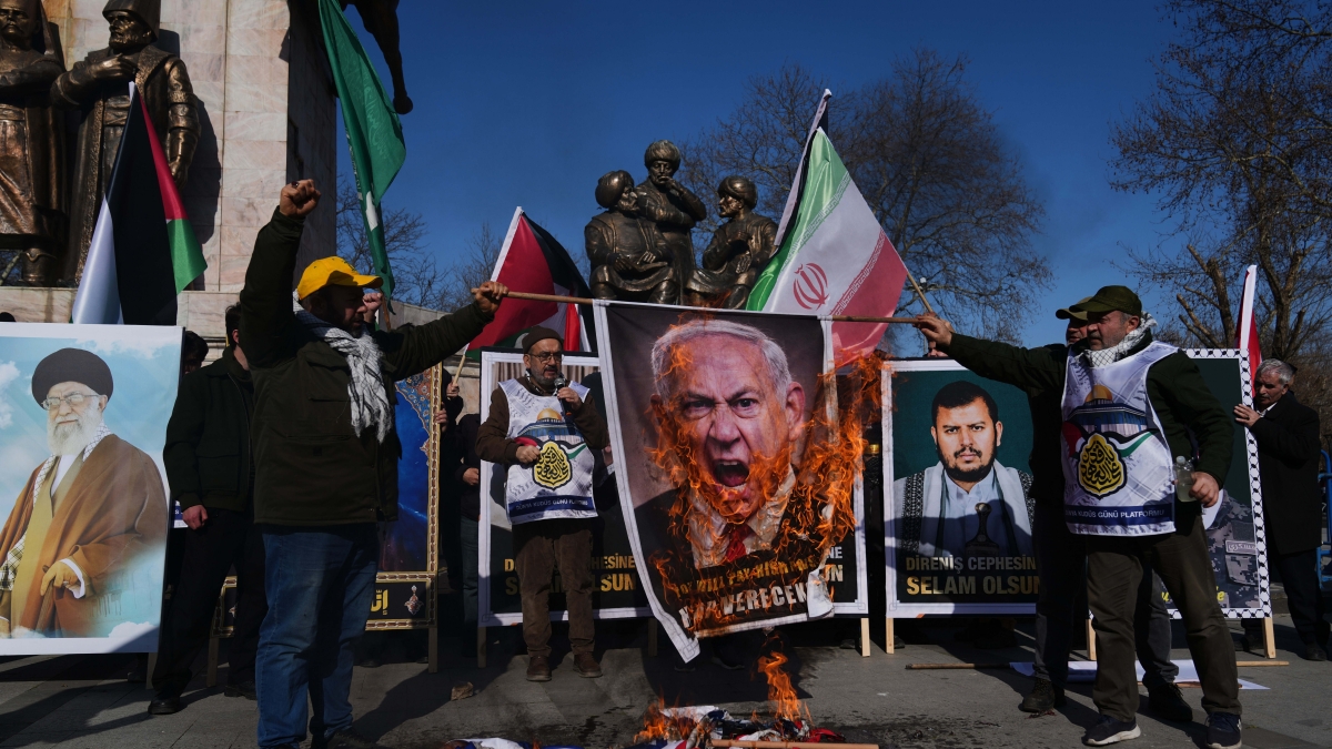 Il regime iraniano avverte Netanyahu: «Lo inseguiamo e lo elimineremo»