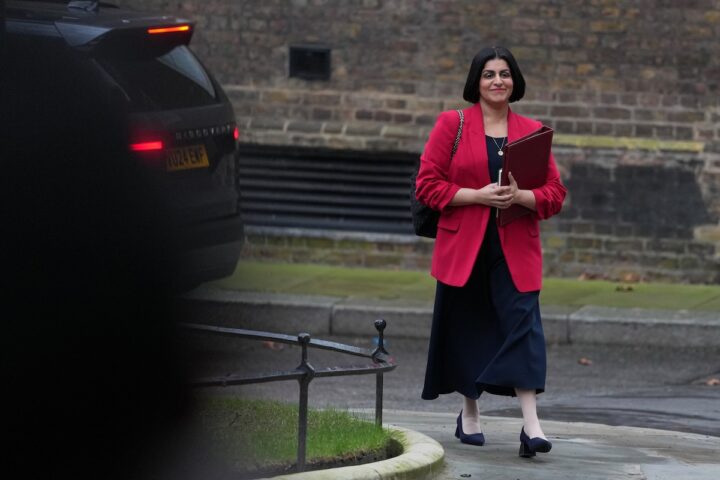 Il Regno Unito interrompe l'emissione di visti studenteschi per cittadini di Afghanistan, Camerun, Sudan e Myanmar