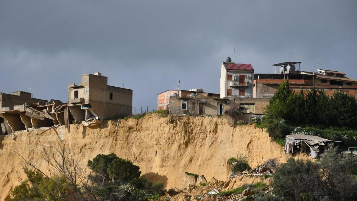 Impossibile stabilizzare la frana a Niscemi, la situazione richiede misure difensive urgenti