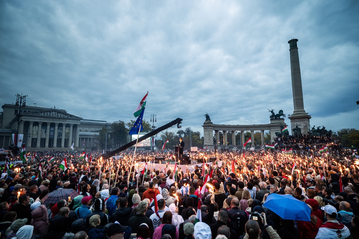 In Ungheria Magyar cresce nei sondaggi mentre l'opposizione si ritira dalle elezioni del 12 aprile