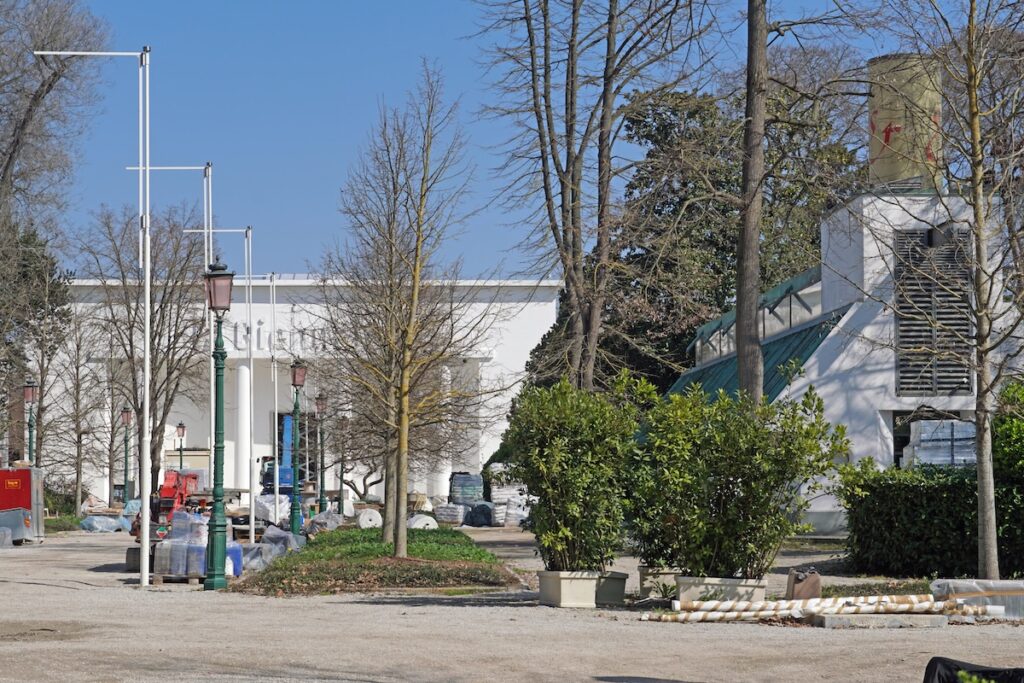 Incendio alla Biennale di Venezia danneggia il padiglione della Serbia, nessun ferito