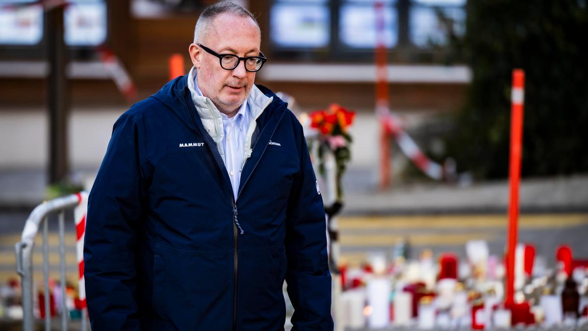 Indagini sul rogo di Crans-Montana: coinvolto anche il sindaco Féraud e gli affari dei Moretti