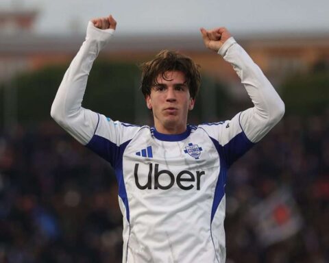 Inter monitora da vicino il talento di Como, Máximo Perrone, per il rinnovamento del centrocampo