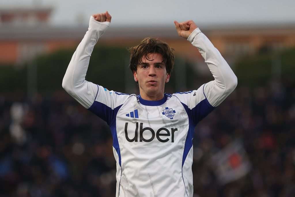 Inter monitora da vicino il talento di Como, Máximo Perrone, per il rinnovamento del centrocampo