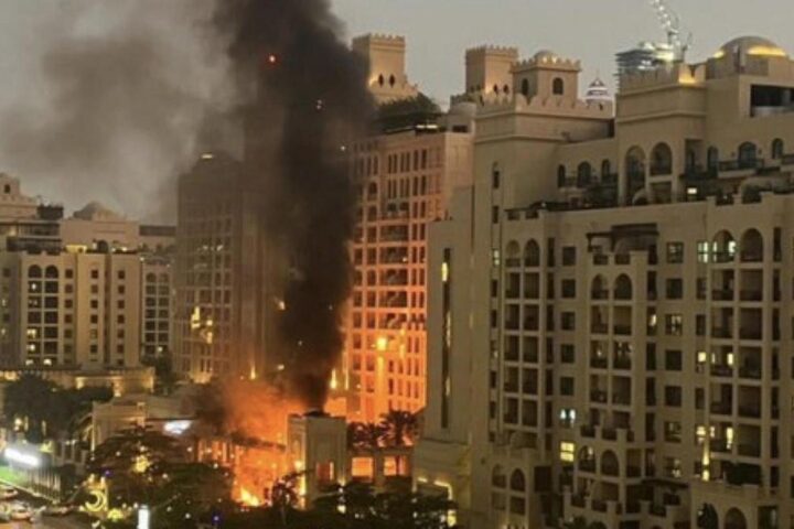 Italiani bloccati a Dubai dopo attacchi missilistici iraniani: "Siamo tantissimi, è un incubo"