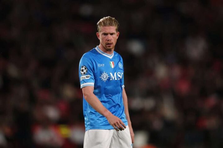 Kevin De Bruyne torna ad allenarsi con il Napoli dopo quattro mesi di assenza