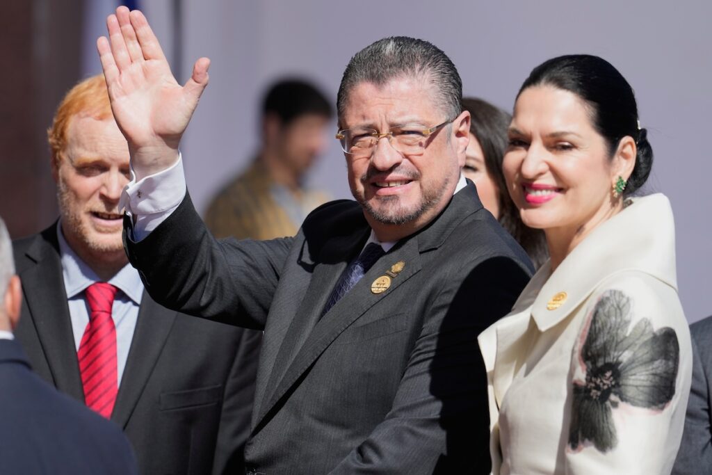 La Costa Rica accetta di ospitare 25 migranti espulsi dagli Stati Uniti ogni settimana