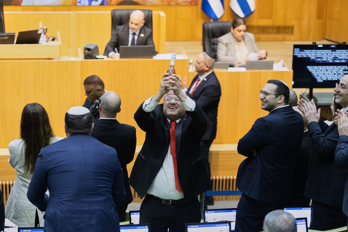 La Knesset approva una legge che introduce la pena di morte per i palestinesi accusati di terrorismo