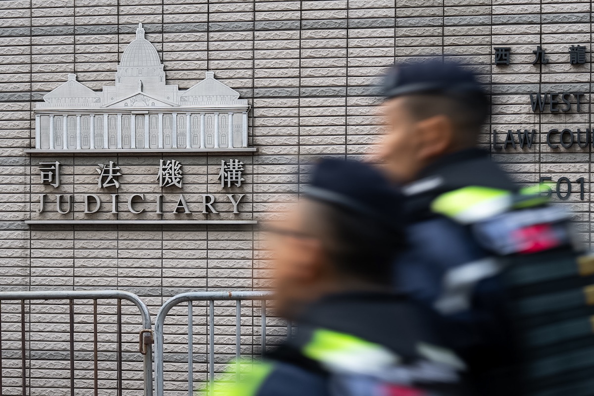 La polizia di Hong Kong ottiene il diritto di accesso alle password dei cittadini sospettati di violazione della legge sulla sicurezza nazionale