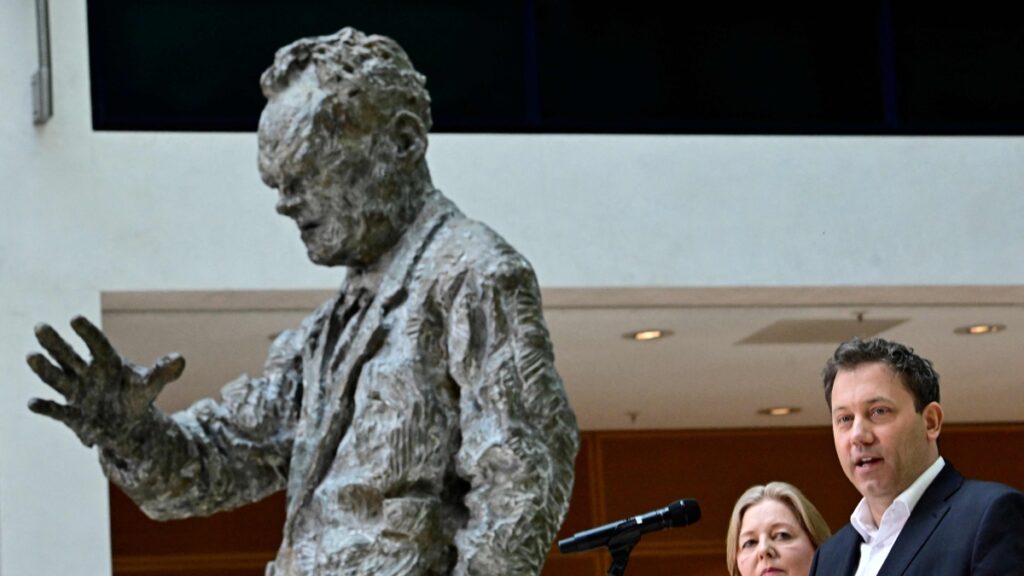 La sinistra tedesca lancia la riforma dello Stato sociale: il leader Klingbeil sfida i tabù e promette cambiamenti