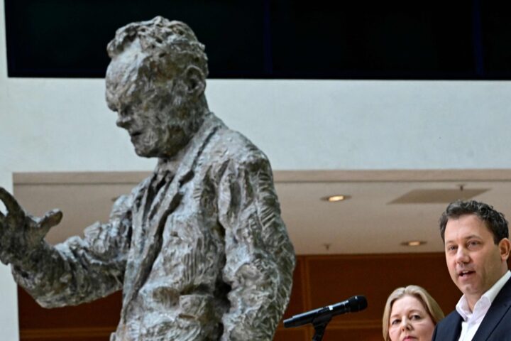 La sinistra tedesca lancia la riforma dello Stato sociale: il leader Klingbeil sfida i tabù e promette cambiamenti