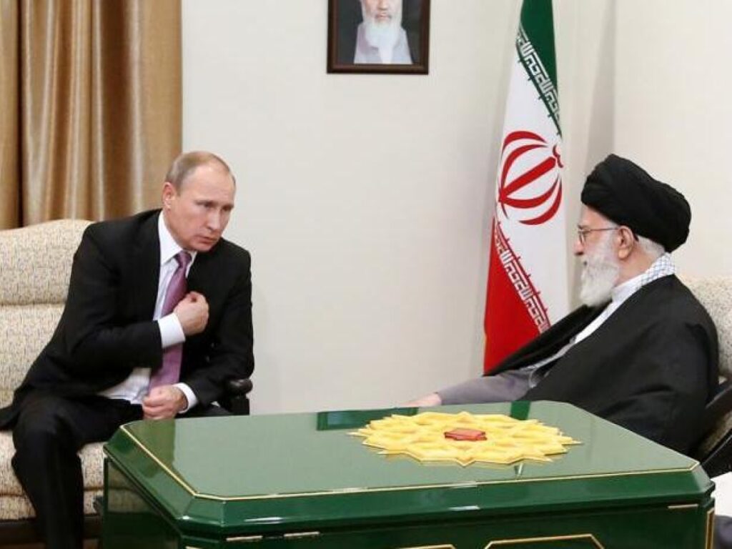 L'assassinio di Khamenei: Trump infligge un colpo a Putin mentre il Cremlino rimane in silenzio