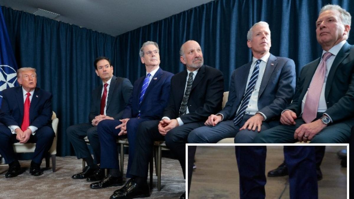 Le scarpe di Trump: il presidente regala modelli Florsheim ai suoi fedelissimi, ma l'azienda lo denuncia