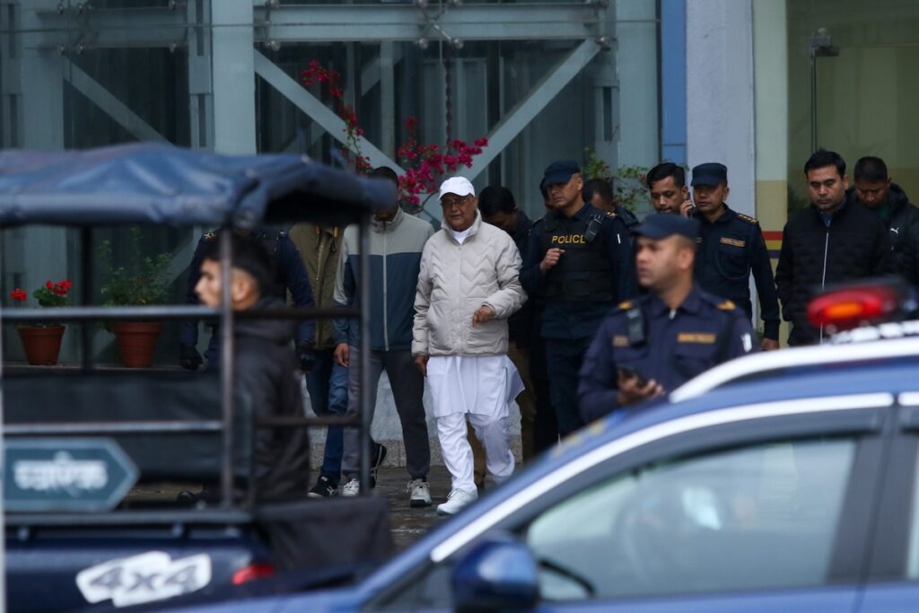 L'ex primo ministro nepalese khadga prasad sharma oli arrestato per la repressione delle proteste di settembre