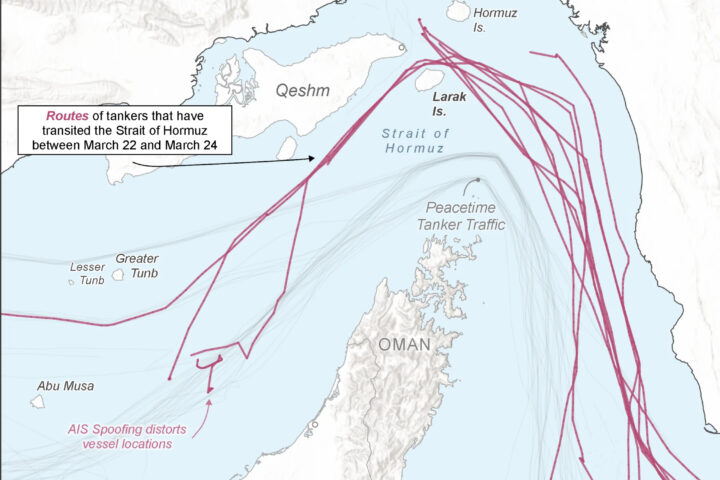 L'Iran introduce un pedaggio per le navi che transitano nello stretto di Hormuz