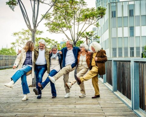 L'Italia affronta la crescita dei seniores: il convegno di Firenze sul "grande adattamento" demografico