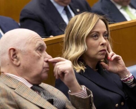 L'Italia potrebbe reintrodurre il reato di abuso d'ufficio dopo l'approvazione della direttiva Ue anti-corruzione