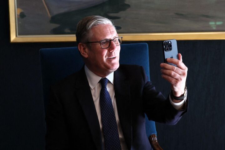 Londra, il furto dell'iPhone di Morgan McSweeney e la misteriosa scomparsa di messaggi compromettenti con Mandelson