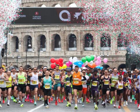 Maratona di Roma 2026: record di partecipazione con 36mila runner, trionfo del Kenya