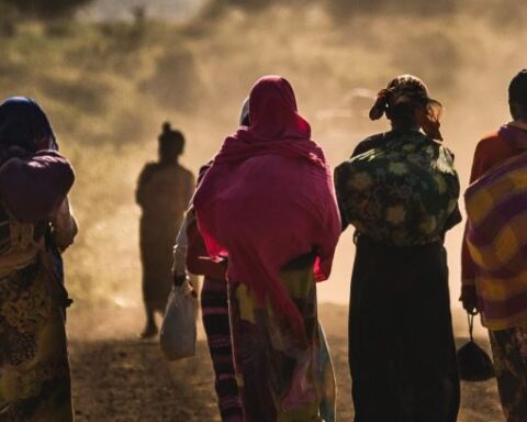 Migranti climatici: nuovo numero di Migranti Press esplora crisi ambientale e normative in Italia