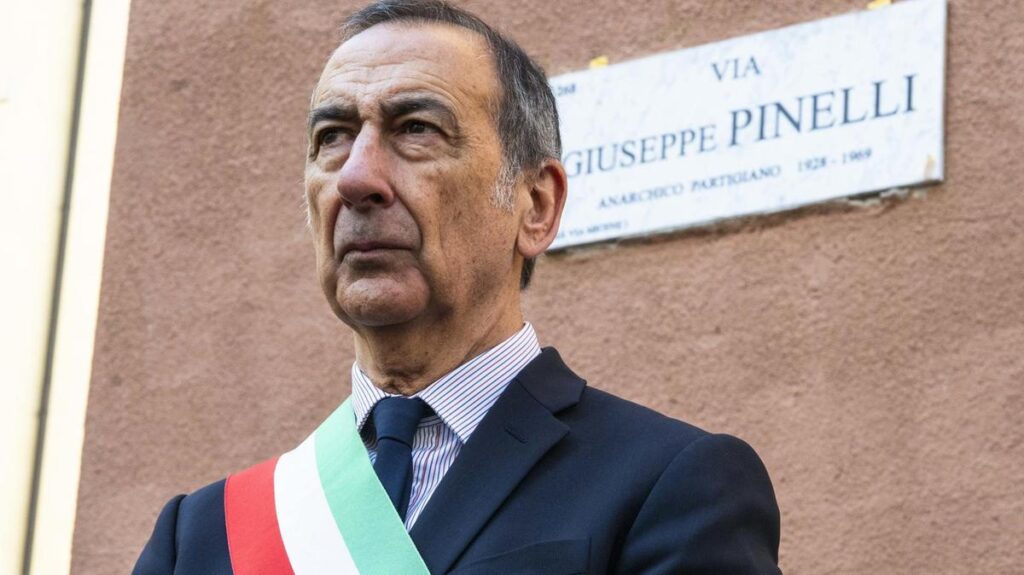 Milano intitola via Micene a Giuseppe Pinelli: commemorazione di un anarchico e partigiano