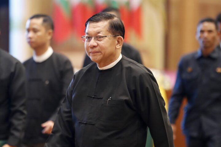 Min Aung Hlaing si dimette da capo delle forze armate del Myanmar per candidarsi alla presidenza