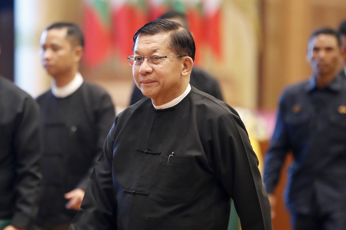 Min Aung Hlaing si dimette da capo delle forze armate del Myanmar per candidarsi alla presidenza