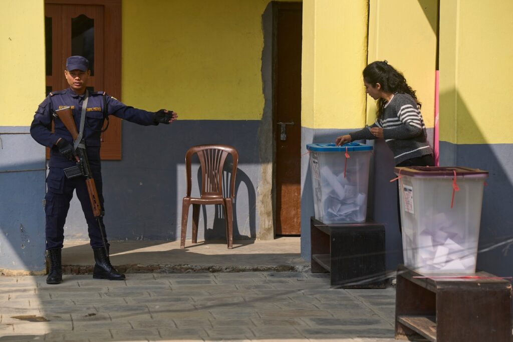 Oggi si svolgono le elezioni parlamentari in Nepal, prime dopo le proteste di settembre