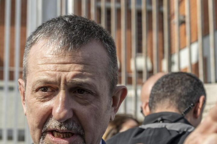 Opposizione contro Delmastro: "Affari con la mafia" per il sottosegretario alla Giustizia