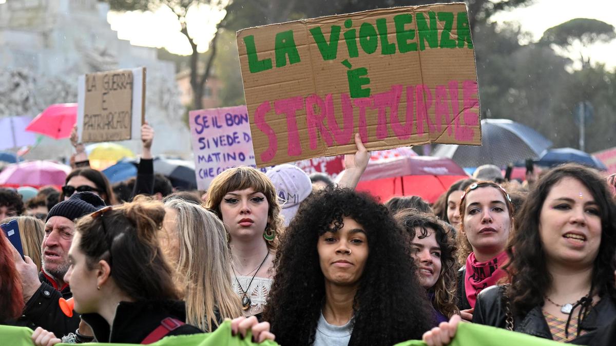 Parità di genere e lavoro in Italia: mobilitazione contro il gender gap e la violenza di genere