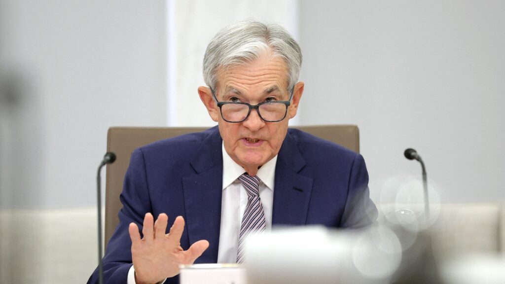 Powell risponde a Trump: «I tassi potrebbero anche aumentare, non diminuiremo»