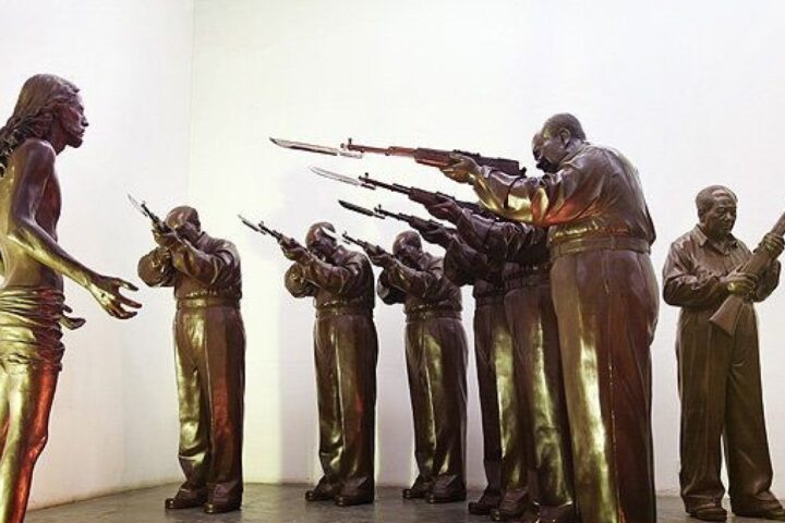 Processo a porte chiuse in Cina per lo scultore Gao, accusato di vilipendio per un'opera su Mao