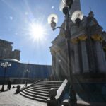 Putin lancia un attacco con droni su Kiev: colpita la piazza dell'indipendenza di Maidan