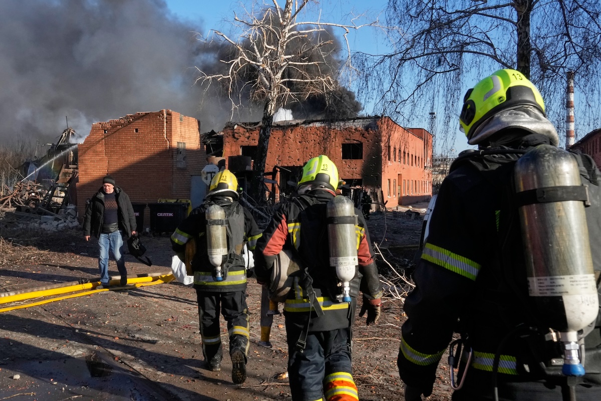 Quattro morti e quindici feriti in attacchi russi a Kiev e nelle regioni vicine