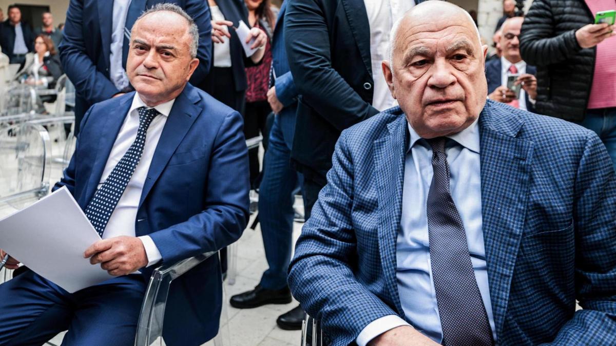 Referendum, tensione al teatro Adriano di Roma durante l'incontro sul Sì