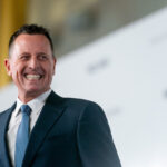 Richard Grenell lascia la direzione del Kennedy Center a Washington tra boicottaggi e proteste